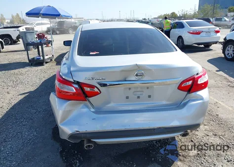 2016 Nissan Altima 2.5/2.5 S/2.5 Sl/2.5 Sr/2.5 Sv из США, поврежденный, VIN 1N4AL3AP8GC261786